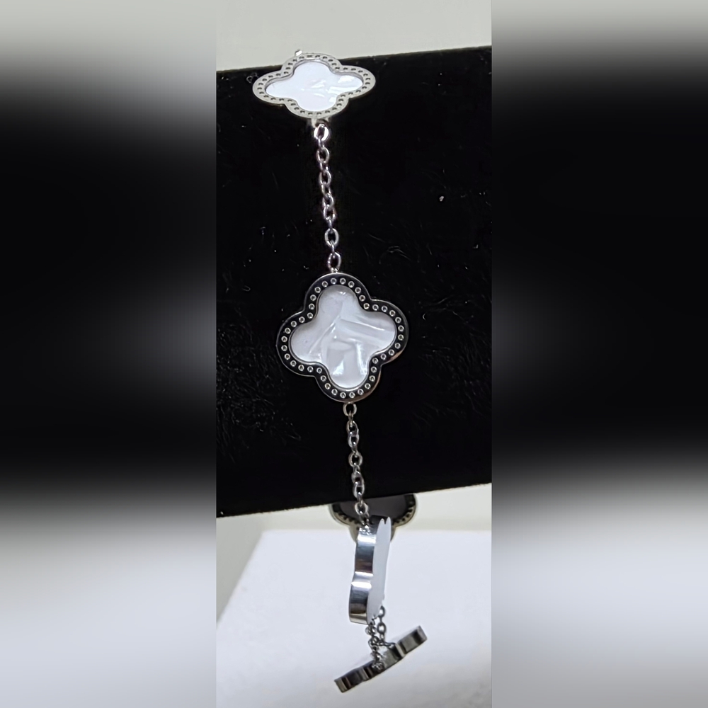 18k White Gold Plated Titanium Steel Mother Of Pearl Clover Bracelet NWOT